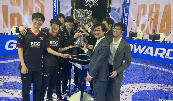 更因为其在 更因为其在