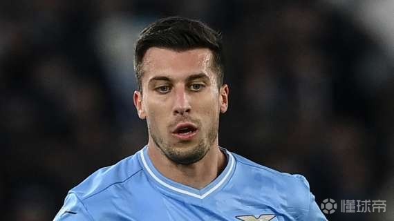 防守球员突 防守球员突